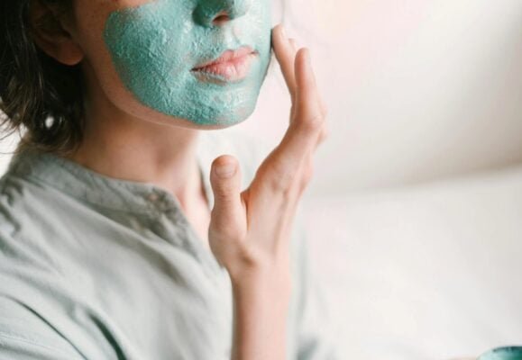 5 tipos de mascarillas faciales para cuidar tu piel